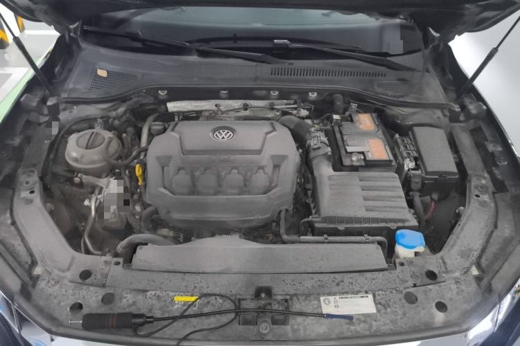 Used Volkswagen Passat 2019 330TSI Elite Edition China VI Engine Bay