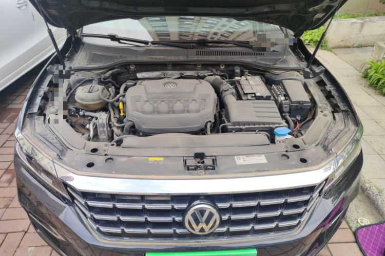 Used Volkswagen Passat 2019 330TSI Luxury Edition China VI Standard Engine Bay