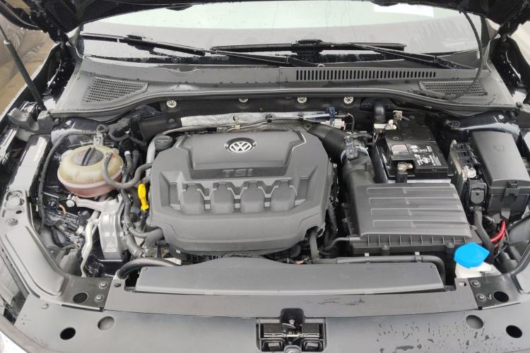 Used Volkswagen Passat 2019 330TSI Luxury Edition China V Standard Engine Bay