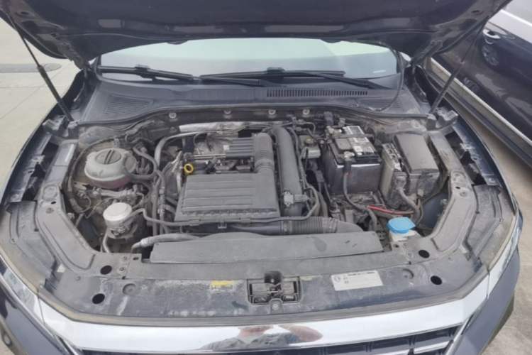 Used Volkswagen Passat 2019 280TSI Business Edition China VI Engine Bay