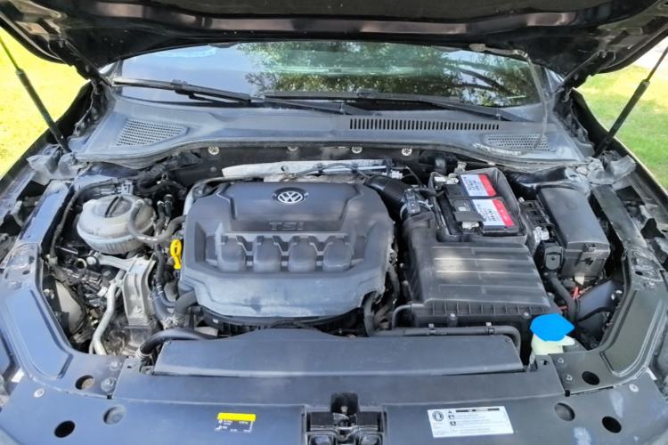 Used Volkswagen Passat 2019 330TSI Elite Edition China VI Engine Bay