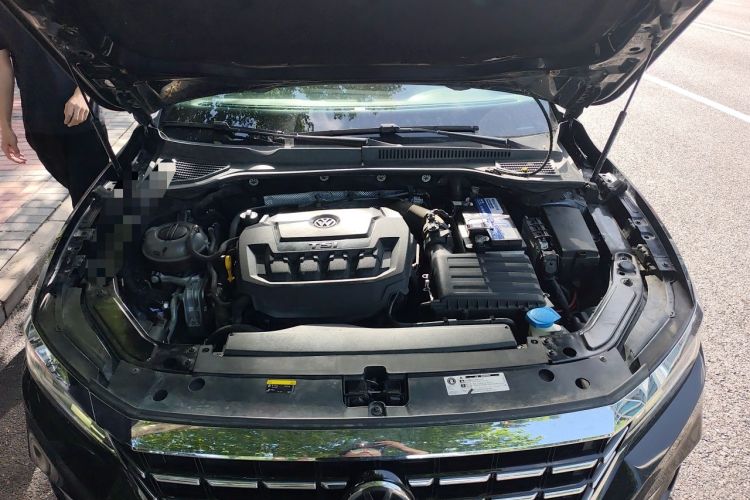 Used Volkswagen Passat 2019 330TSI Luxury Edition China VI Standard Engine Bay