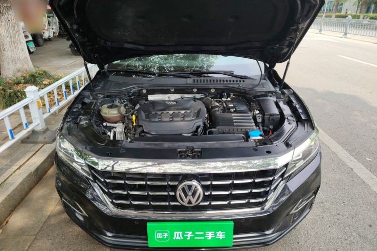 Used Volkswagen Passat 2019 330TSI Luxury Edition China VI Standard Engine Bay