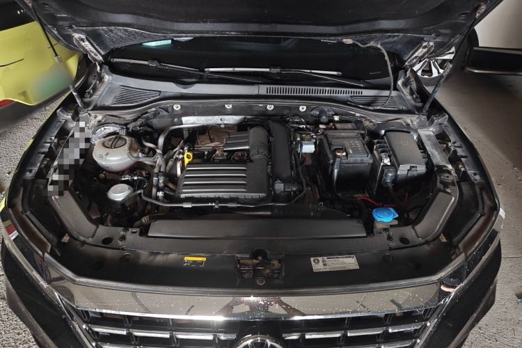 Used Volkswagen Passat 2019 280TSI Business Edition China VI Engine Bay