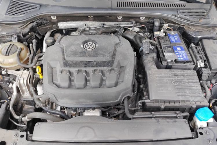 Used Volkswagen Passat 2019 330TSI Luxury Edition China VI Standard Engine Bay