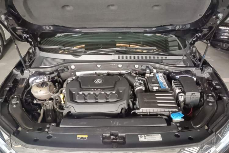 Used Volkswagen Passat 2019 330TSI Elite Edition China V Standard Engine Bay