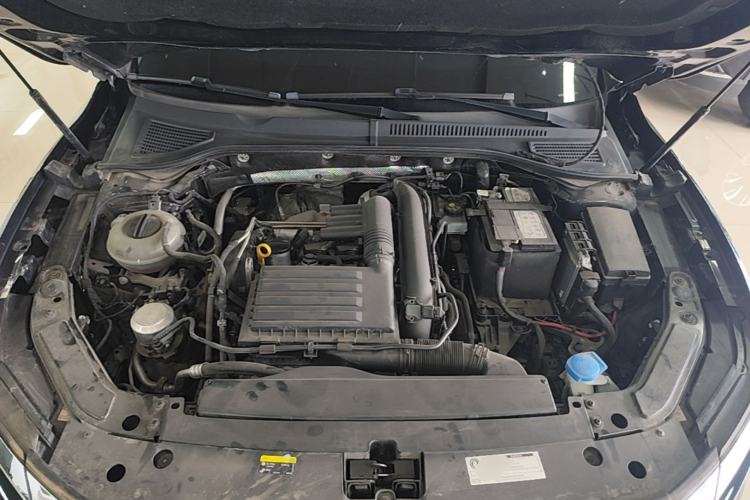 Used Volkswagen Passat 2019 280TSI Business Edition China VI Engine Bay
