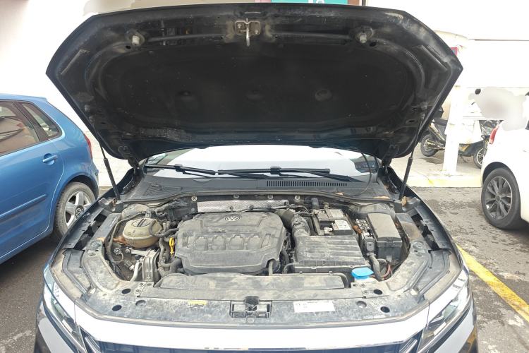 Used Volkswagen Passat 2019 330TSI Elite Edition China VI Engine Bay