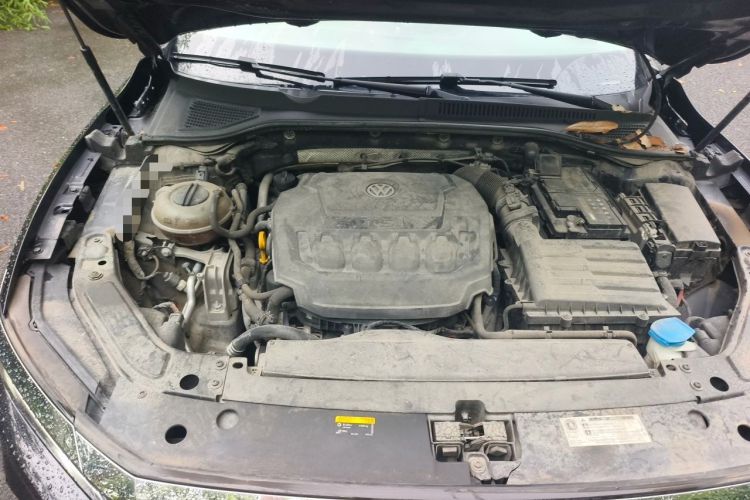 Used Volkswagen Passat 2019 330TSI Luxury Edition China VI Standard Engine Bay