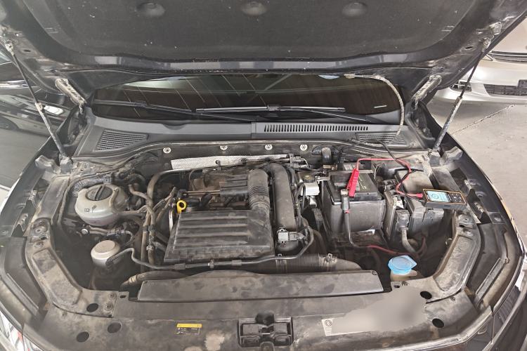 Used Volkswagen Passat 2019 280TSI Business Edition China VI Engine Bay