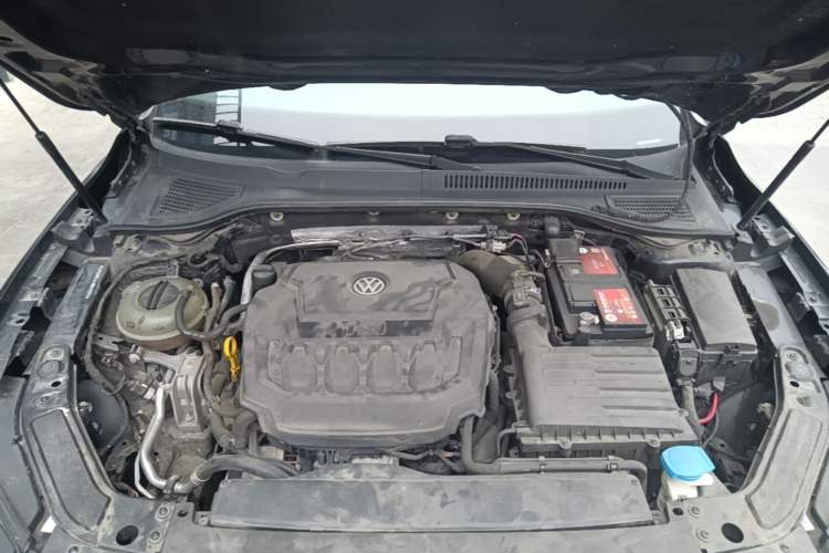 Used Volkswagen Passat 2019 330TSI Elite Edition China V Standard Engine Bay