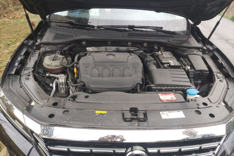 Used Volkswagen Passat 2019 330TSI Elite Edition China VI Engine Bay