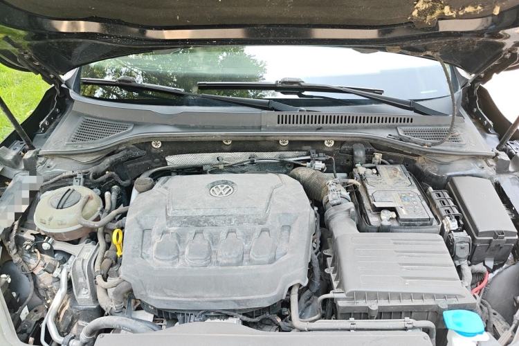 Used Volkswagen Passat 2019 330TSI Elite Edition China VI Engine Bay