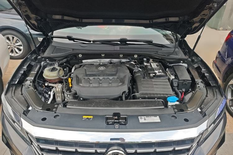 Used Volkswagen Passat 2019 330TSI Elite Edition China VI Engine Bay