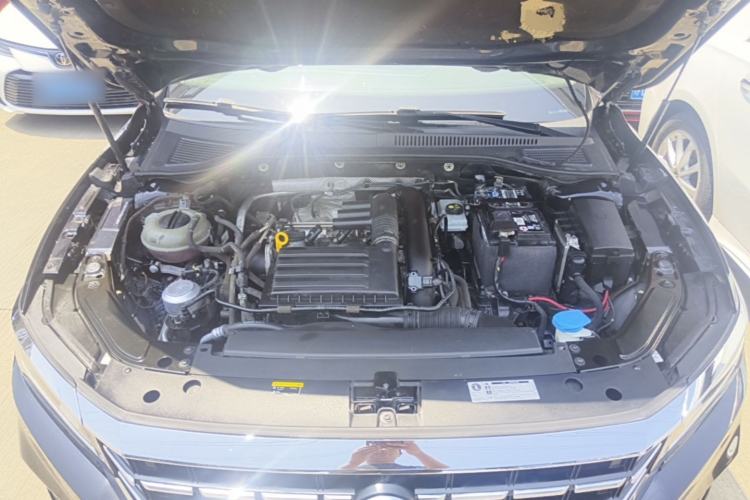 Used Volkswagen Passat 2019 280TSI Business Edition China VI Engine Bay