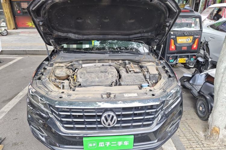 Used Volkswagen Passat 2019 330TSI Elite Edition China VI Engine Bay