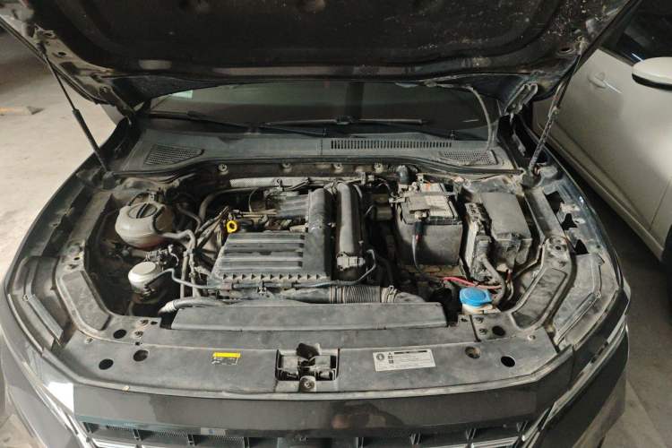 Used Volkswagen Passat 2019 280TSI Business Edition China V Standard Engine Bay