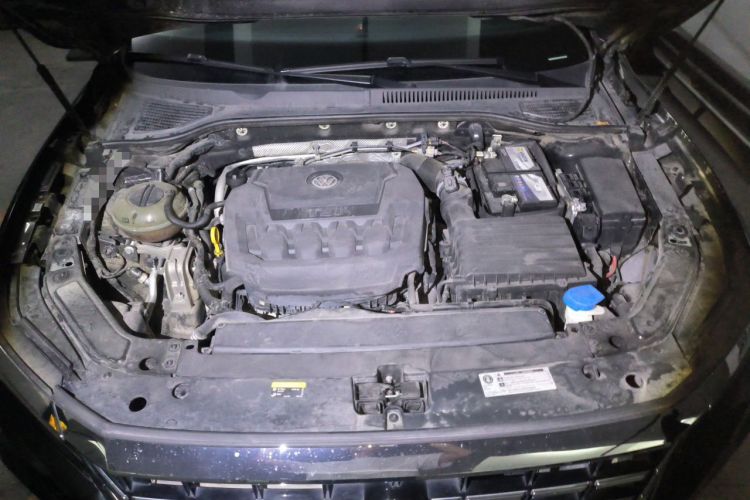 Used Volkswagen Passat 2019 330TSI Luxury Edition China VI Standard Engine Bay