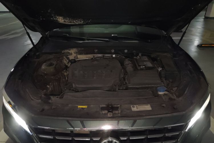 Used Volkswagen Passat 2019 330TSI Luxury Edition China VI Standard Engine Bay