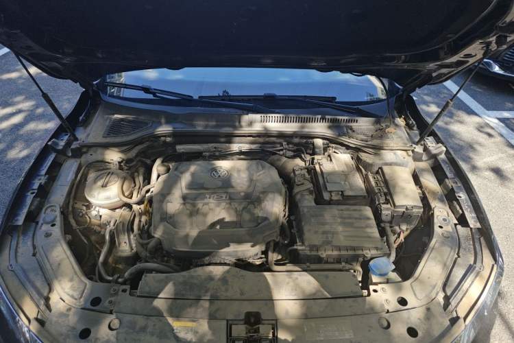 Used Volkswagen Passat 2019 330TSI Elite Edition China VI Engine Bay
