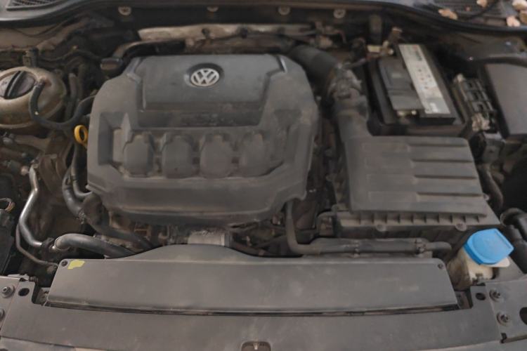Used Volkswagen Passat 2019 330TSI Luxury Edition China VI Standard Engine Bay