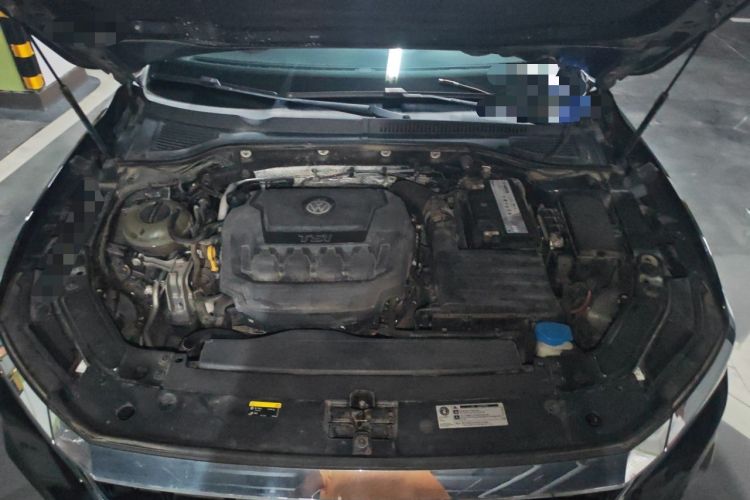 Used Volkswagen Passat 2019 330TSI Elite Edition China VI Engine Bay