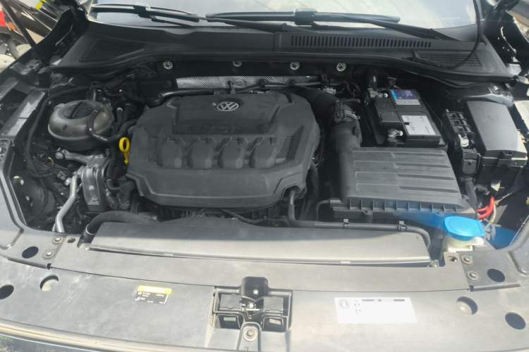Used Volkswagen Passat 2019 330TSI Elite Edition China VI Engine Bay