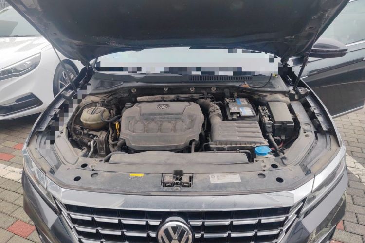 Used Volkswagen Passat 2019 330TSI Luxury Edition China VI Standard Engine Bay