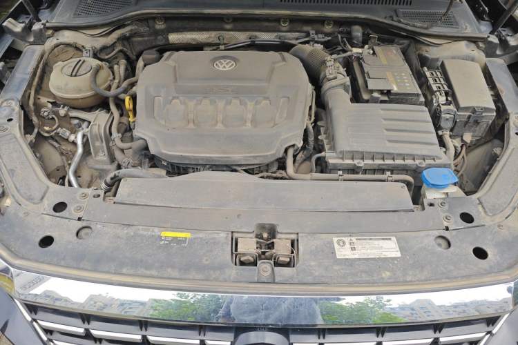 Used Volkswagen Passat 2019 330TSI Elite Edition China VI Engine Bay