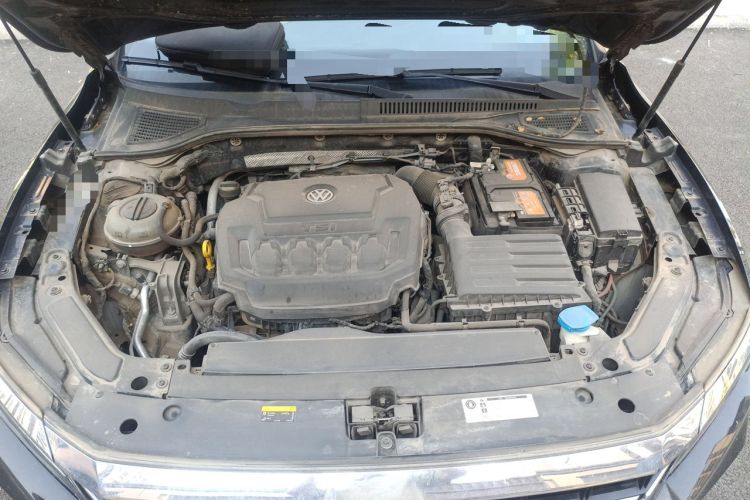 Used Volkswagen Passat 2019 330TSI Elite Edition China VI Engine Bay