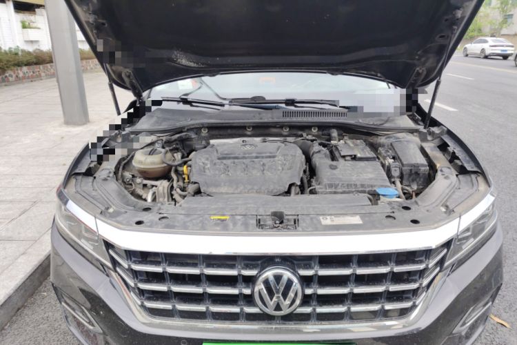 Used Volkswagen Passat 2019 330TSI Elite Edition China VI Engine Bay
