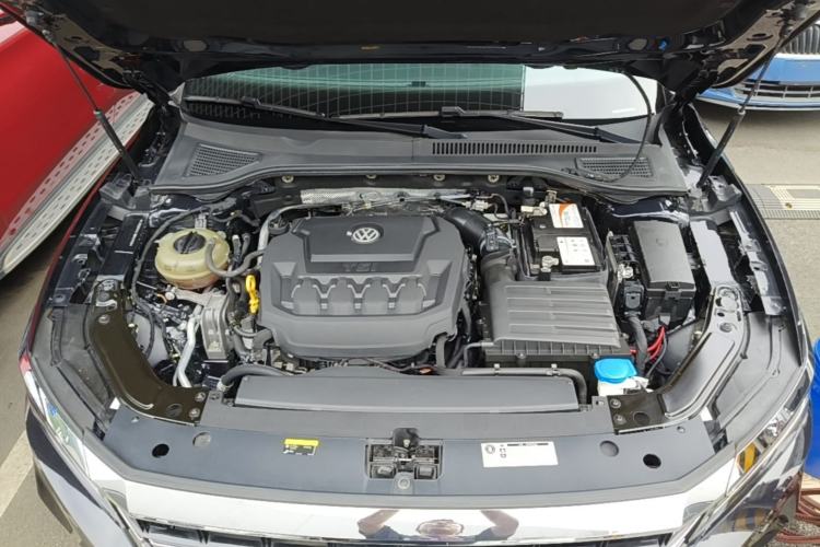 Used Volkswagen Passat 2019 330TSI Elite Edition China V Standard Engine Bay