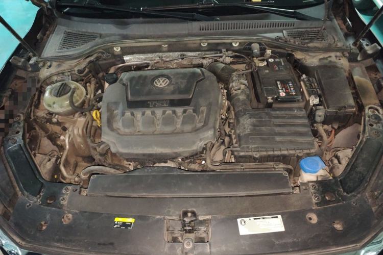 Used Volkswagen Passat 2019 330TSI Prestige Edition China VI Standard Engine Bay