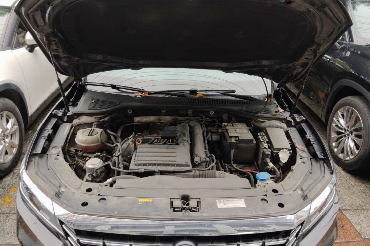 Used Volkswagen Passat 2019 280TSI Business Edition China VI Engine Bay
