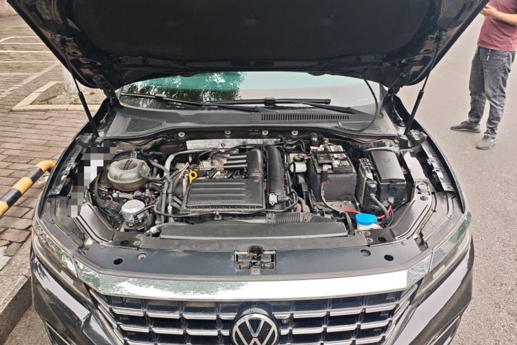 Used Volkswagen Passat 2019 280TSI Business Edition China VI Engine Bay