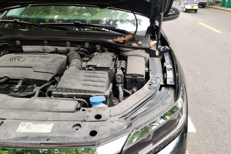 Used Volkswagen Passat 2019 380TSI Luxury Edition China VI Standard Engine Bay Left