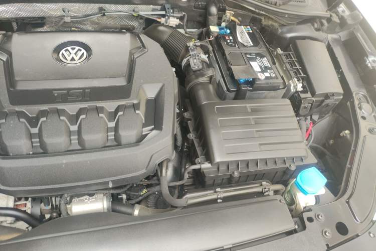 Used Volkswagen Passat 2019 330TSI Elite Edition China VI Engine Bay Left