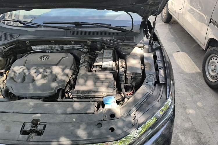 Used Volkswagen Passat 2019 330TSI Luxury Edition China VI Standard Engine Bay Left