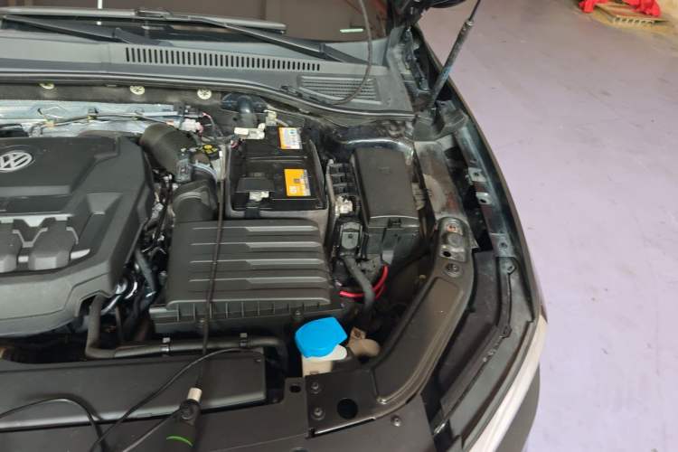 Used Volkswagen Passat 2019 330TSI Elite Edition China VI Engine Bay Left