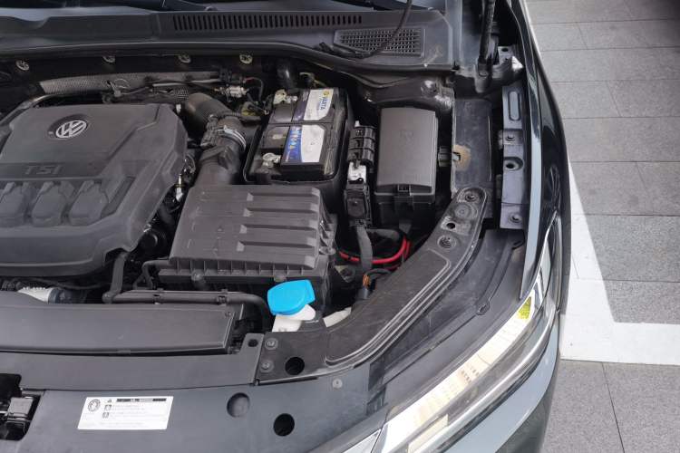 Used Volkswagen Passat 2019 330TSI Luxury Edition China V Standard Engine Bay Left