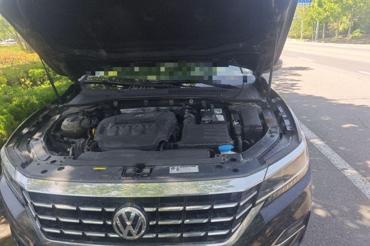 Used Volkswagen Passat 2019 330TSI Luxury Edition China VI Standard Engine Bay Left