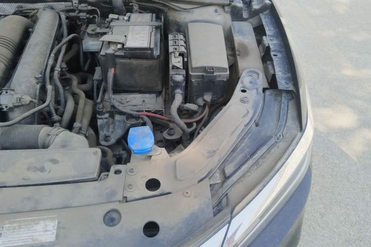 Used Volkswagen Passat 2019 280TSI Business Edition China VI Engine Bay Left