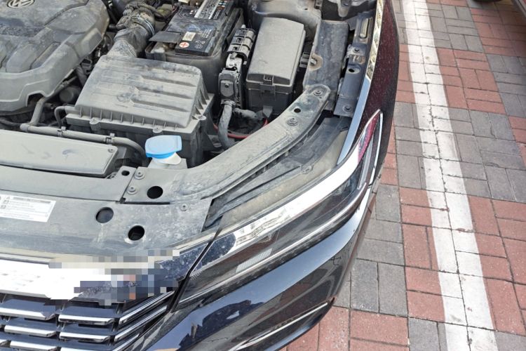 Used Volkswagen Passat 2019 330TSI Luxury Edition China VI Standard Engine Bay Left