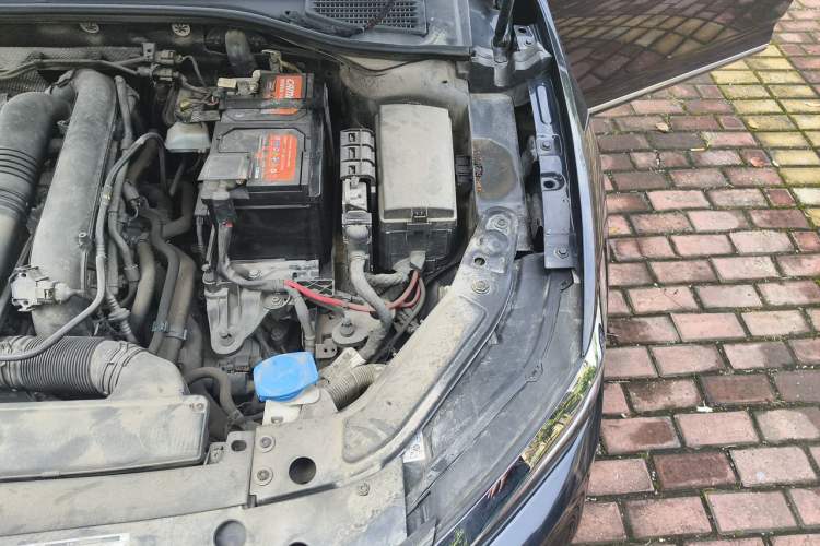 Used Volkswagen Passat 2019 280TSI Business Edition China VI Engine Bay Left