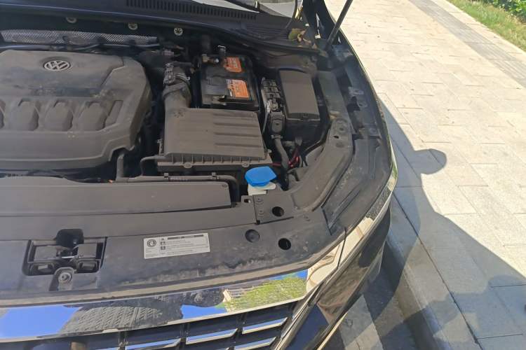 Used Volkswagen Passat 2019 330TSI Luxury Edition China VI Standard Engine Bay Left