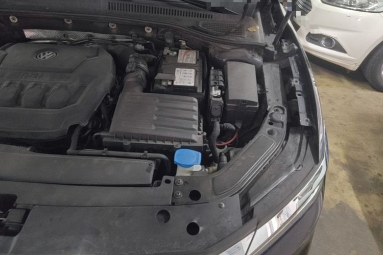 Used Volkswagen Passat 2019 330TSI Luxury Edition China VI Standard Engine Bay Left