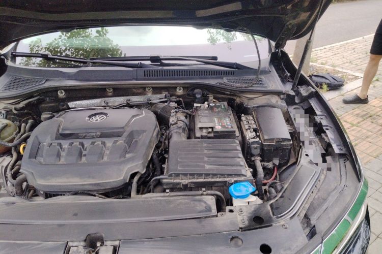 Used Volkswagen Passat 2019 330TSI Luxury Edition China VI Standard Engine Bay Left