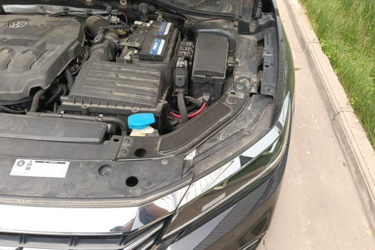 Used Volkswagen Passat 2019 330TSI Elite Edition China V Standard Engine Bay Left