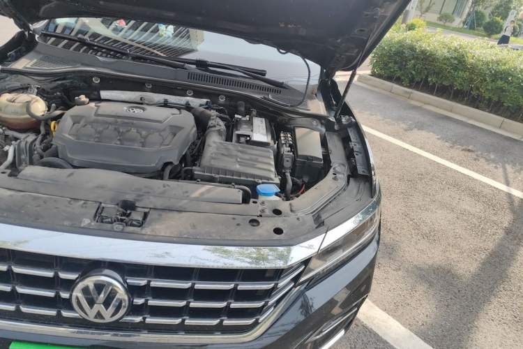 Used Volkswagen Passat 2019 330TSI Luxury Edition China V Standard Engine Bay Left