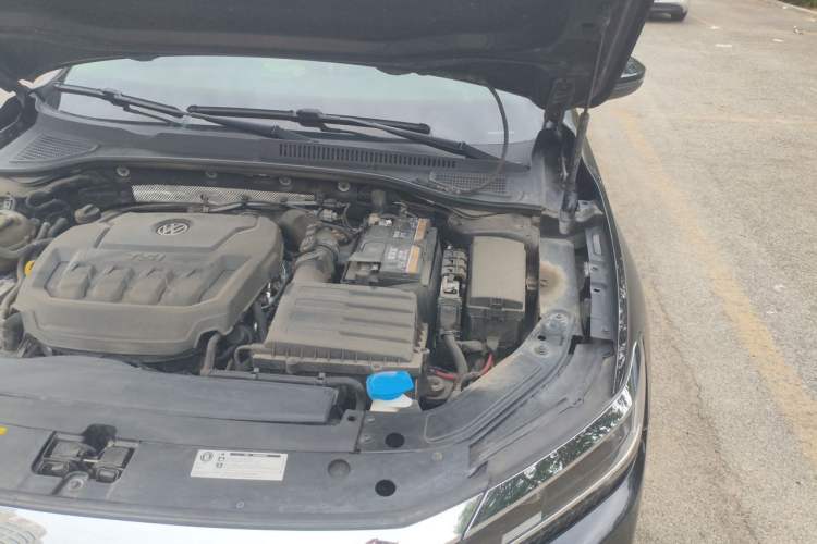 Used Volkswagen Passat 2019 330TSI Luxury Edition China VI Standard Engine Bay Left